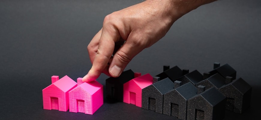 Tokenized Real Estate: Bridging the Gap Between Investors and Properties