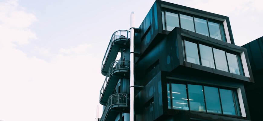 RWA in Real Estate: How Physical Assets Interact with Blockchain Technology